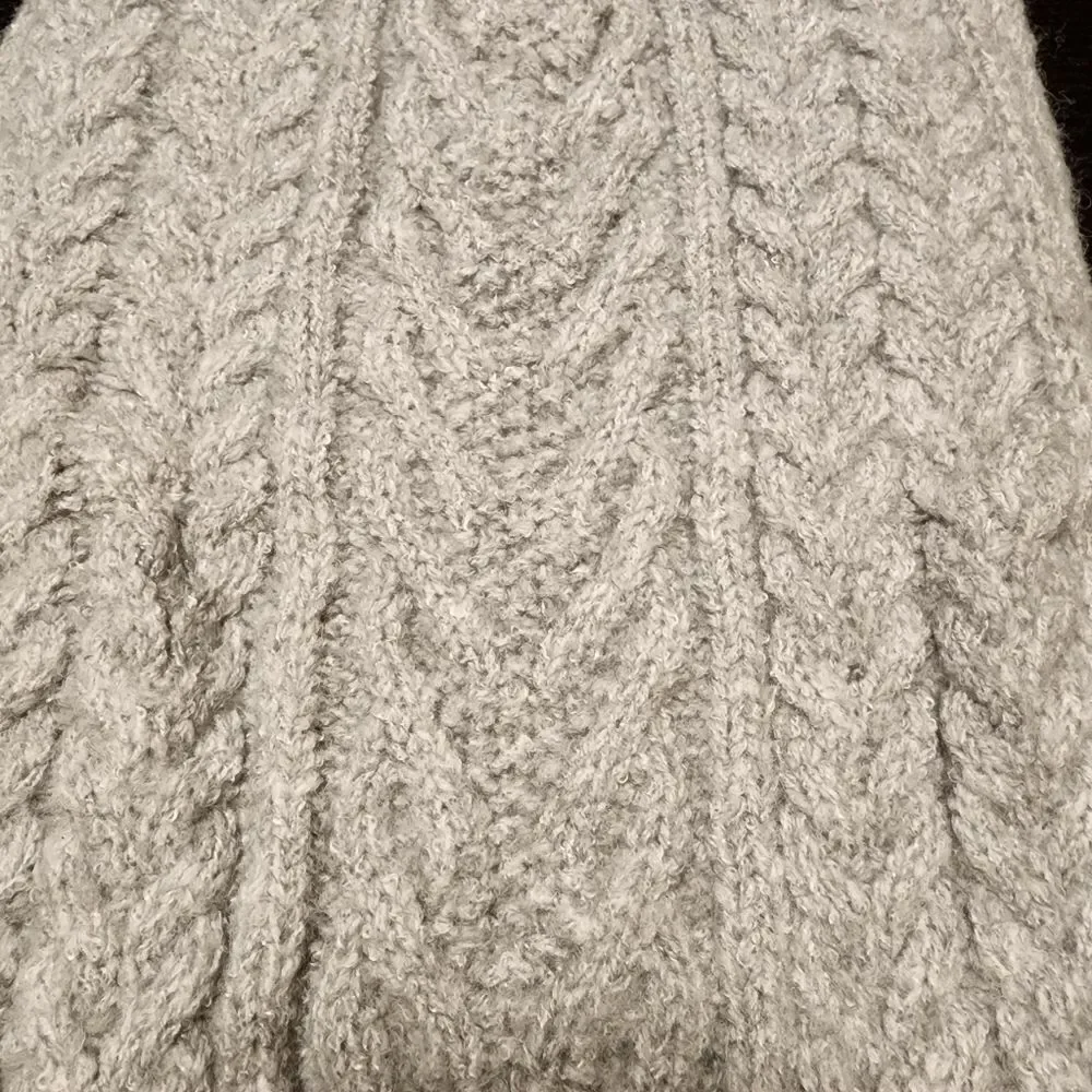 STEVE MADDEN Cable Knit Scarf